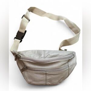LEATHER hip pack/crossbody. Gray color, great condition!